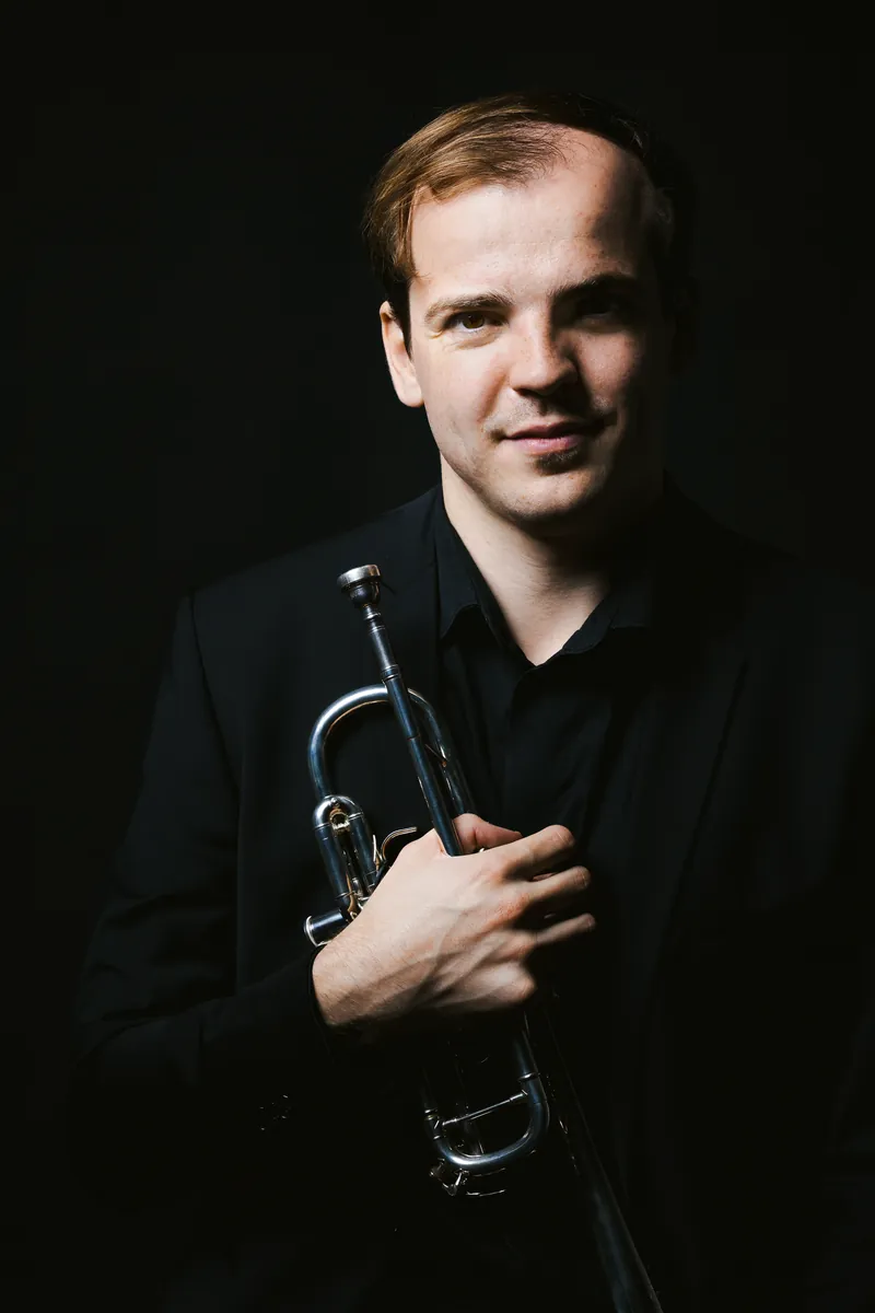 Oles Burak, Nahporträt